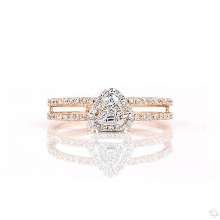 Heart's Triangular Desire : A chique Engagement ring.