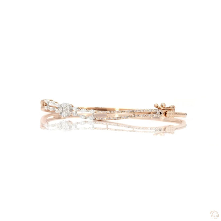 Aquilina Bracelet: Flowing Elegance of Light
