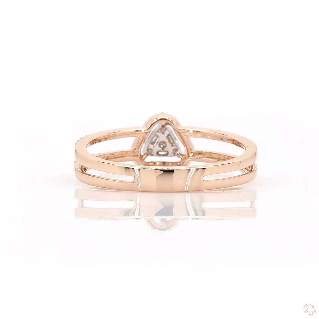 Heart's Triangular Desire : A chique Engagement ring.