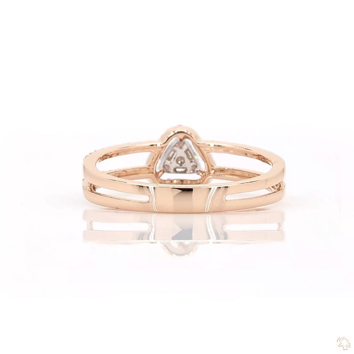 Heart's Triangular Desire : A chique Engagement ring.