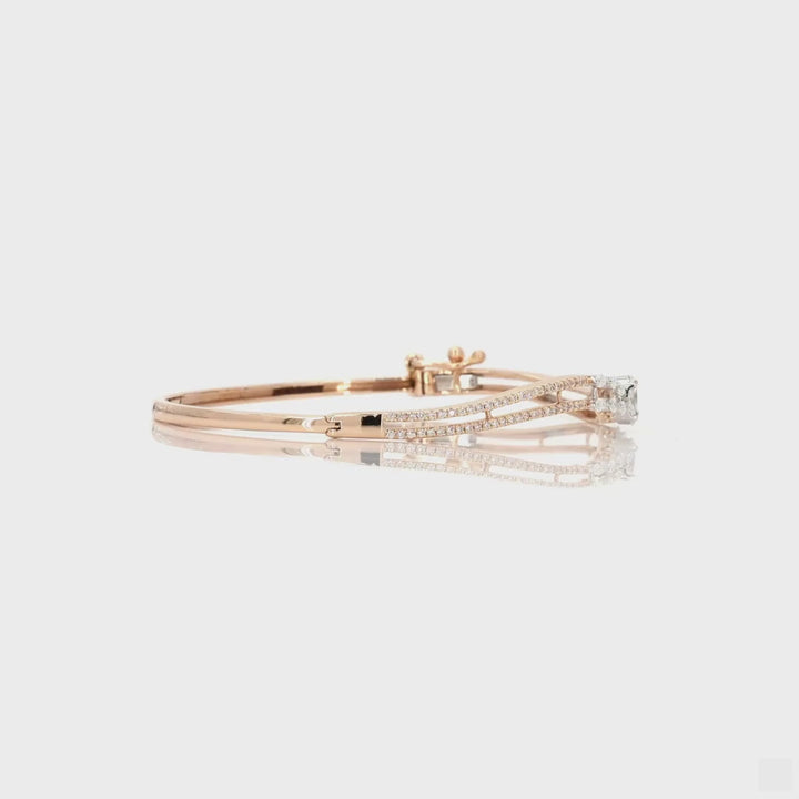 Aquilina Bracelet: Flowing Elegance of Light
